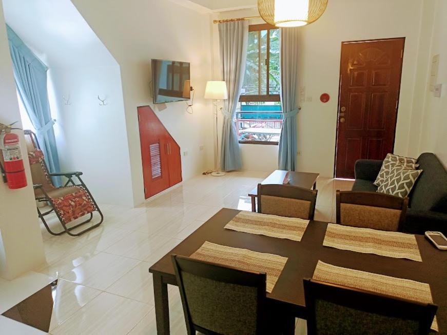 Alona Whitehouses Resort 4*