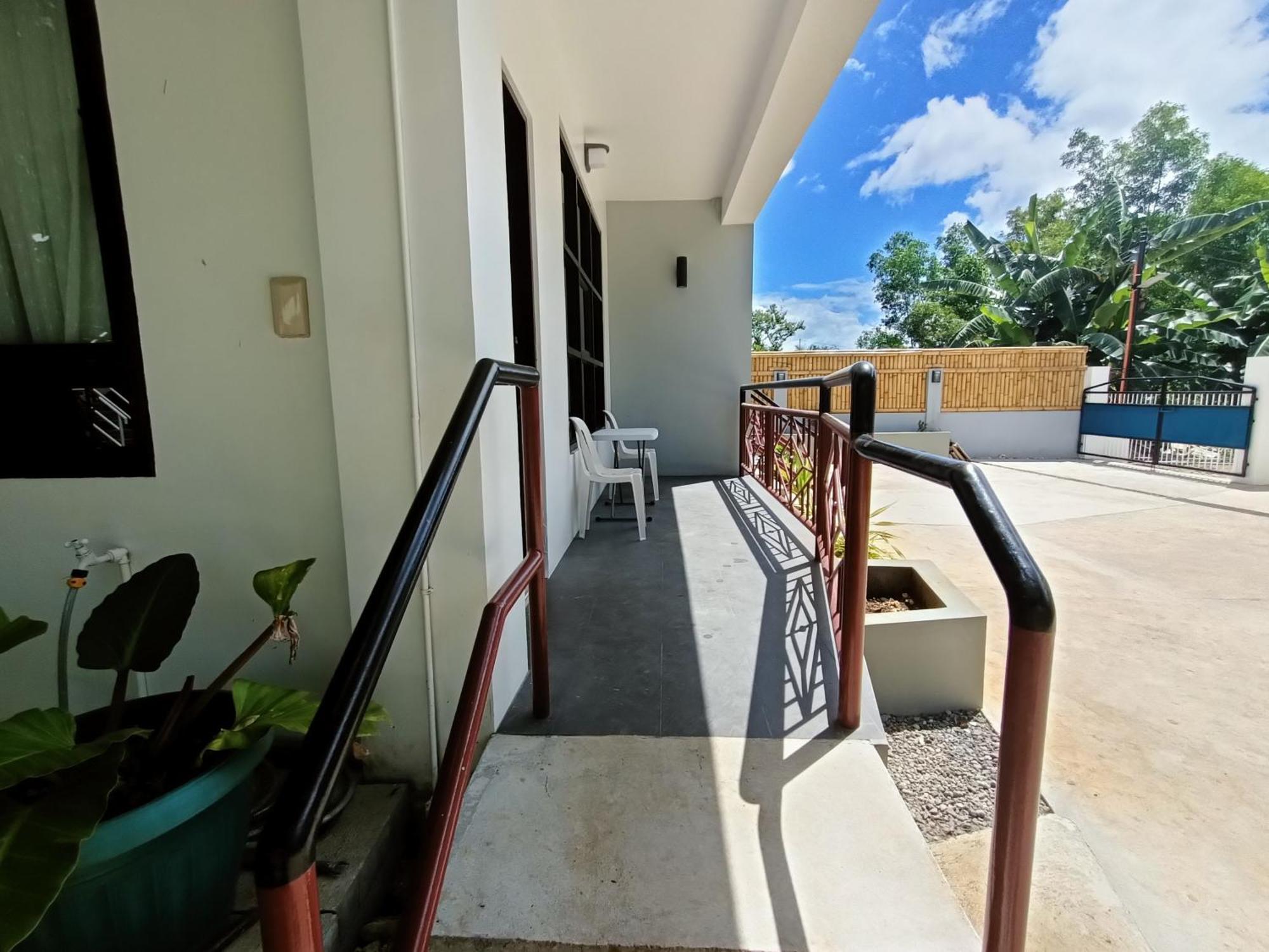 Alona Whitehouses Resort 4*